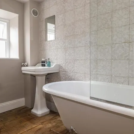 Holiday home Caton Lane House *
