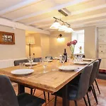 Caton Lane House Грейндж-овер-Сандс