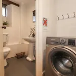 Caton Lane House Грейндж-овер-Сандс