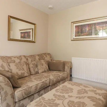 Caton Lane House Дом отдыха Грейндж-овер-Сандс